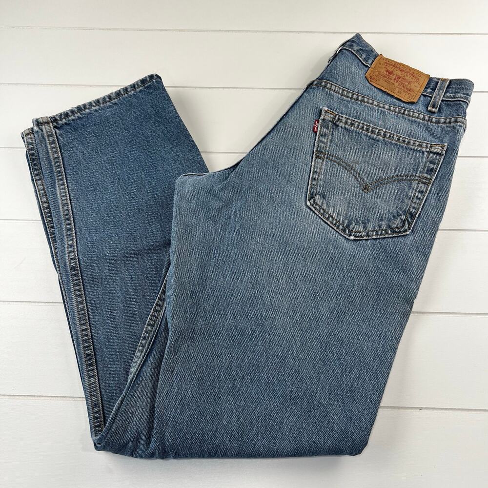 Levi’s Vintage Blue Jeans Relaxed Fit 550 men’s size 33x32 2001 USA Made